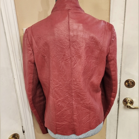 CIGNO NERO Ladies Leather Jacket SIZE 40 Fitted Zip Crop Jacket.Like new - Picture 2 of 11